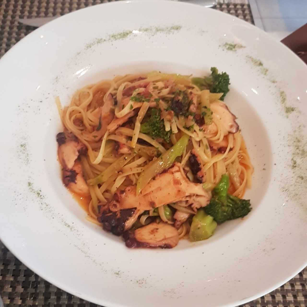 Linguini con Pulpo y Brócoli