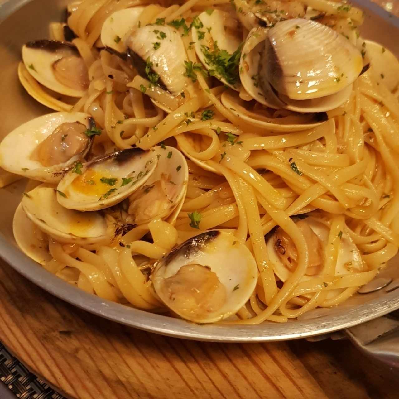 Vongole Importado al Oleo o Pomodoro