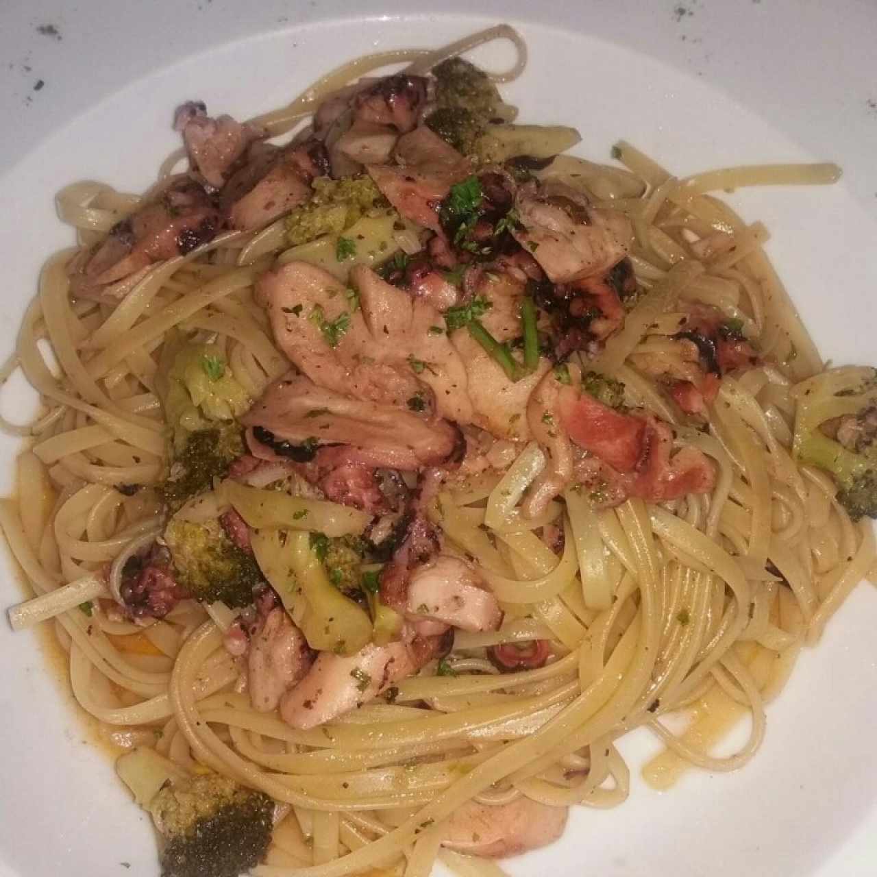 Linguini con Pulpo y Brócoli