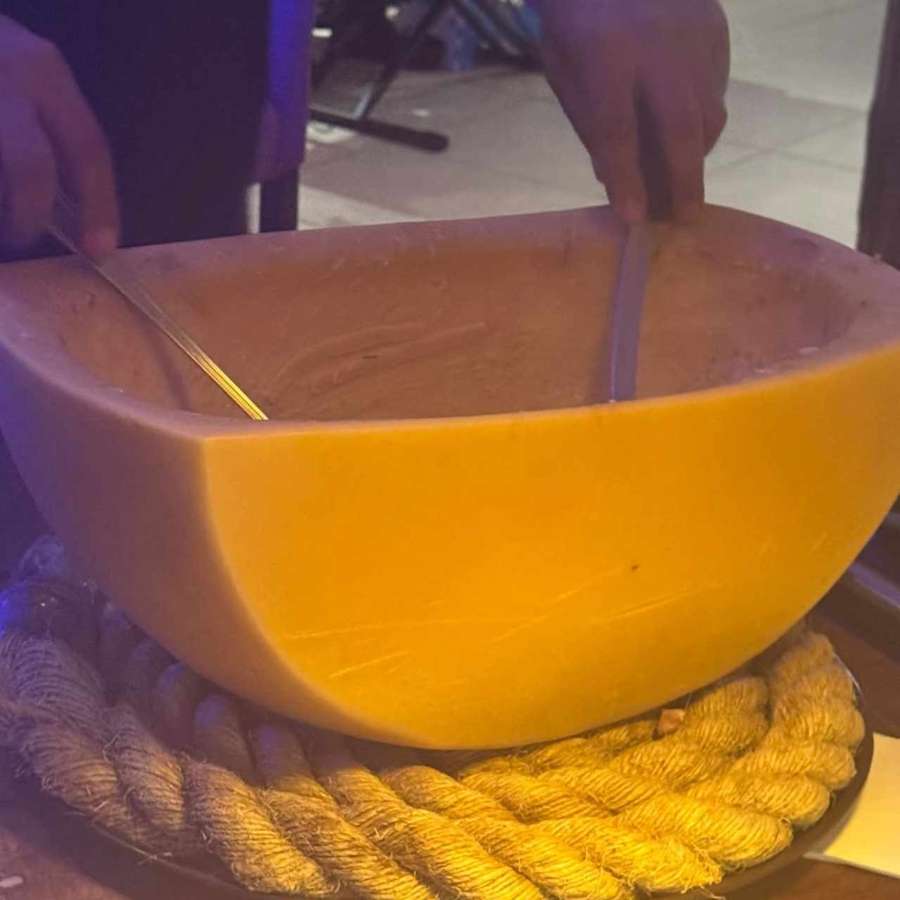 Queso donde sumergen la pasta!