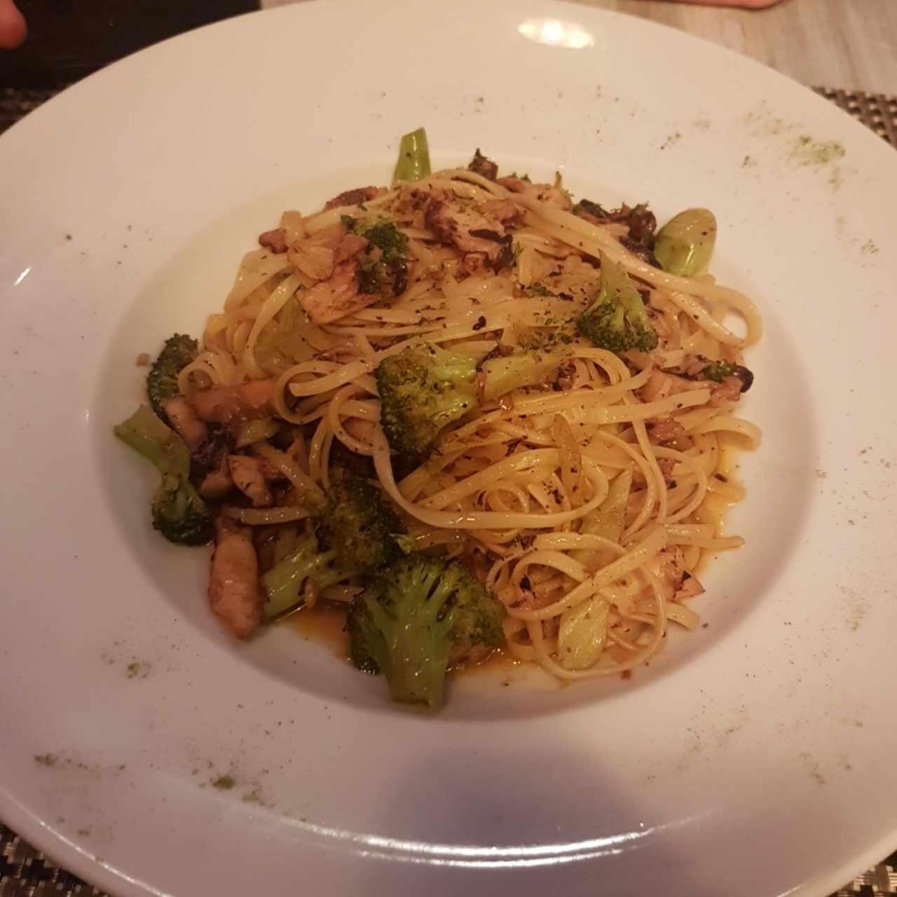 Linguini con Pulpo y Brócoli