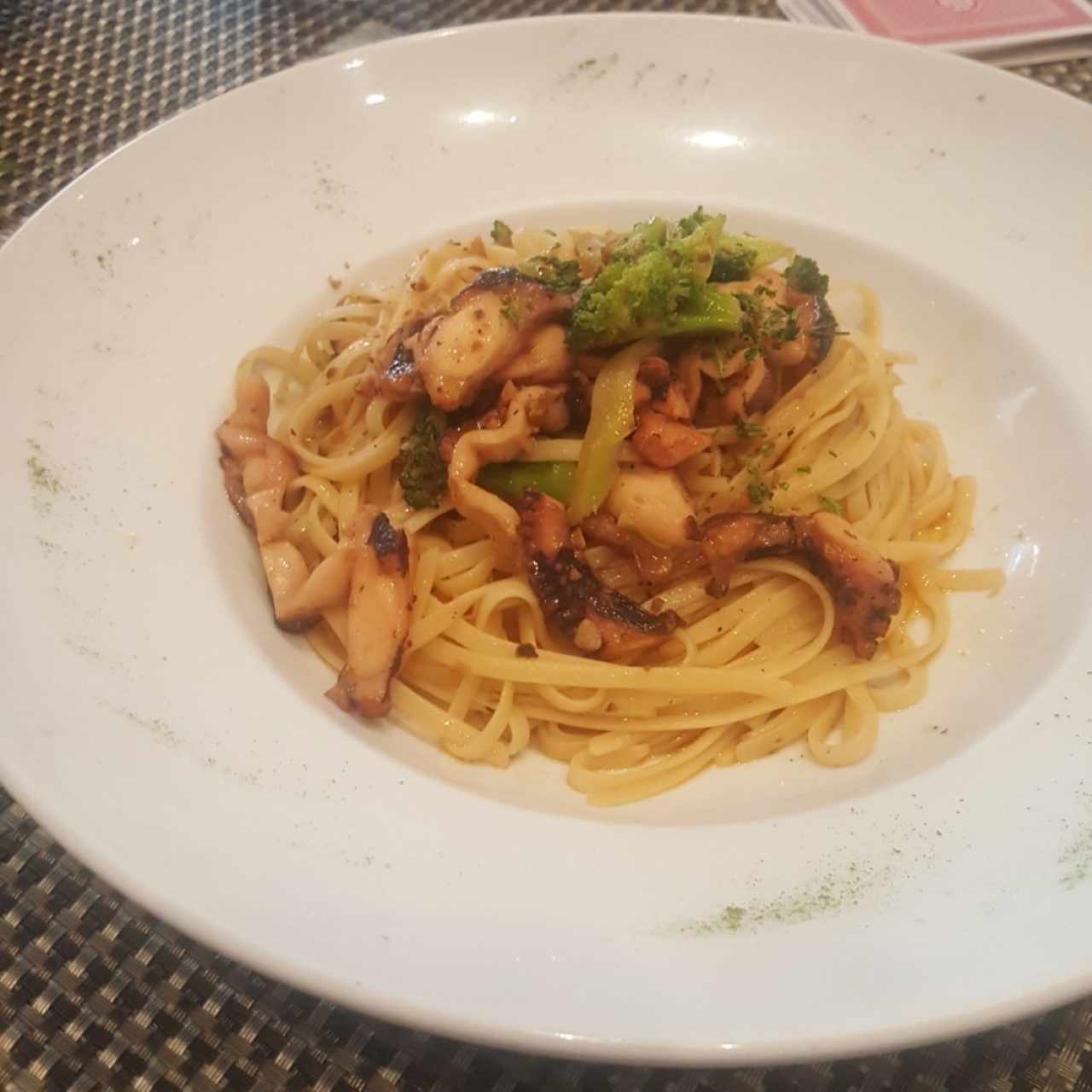Linguini con Pulpo y Brócoli