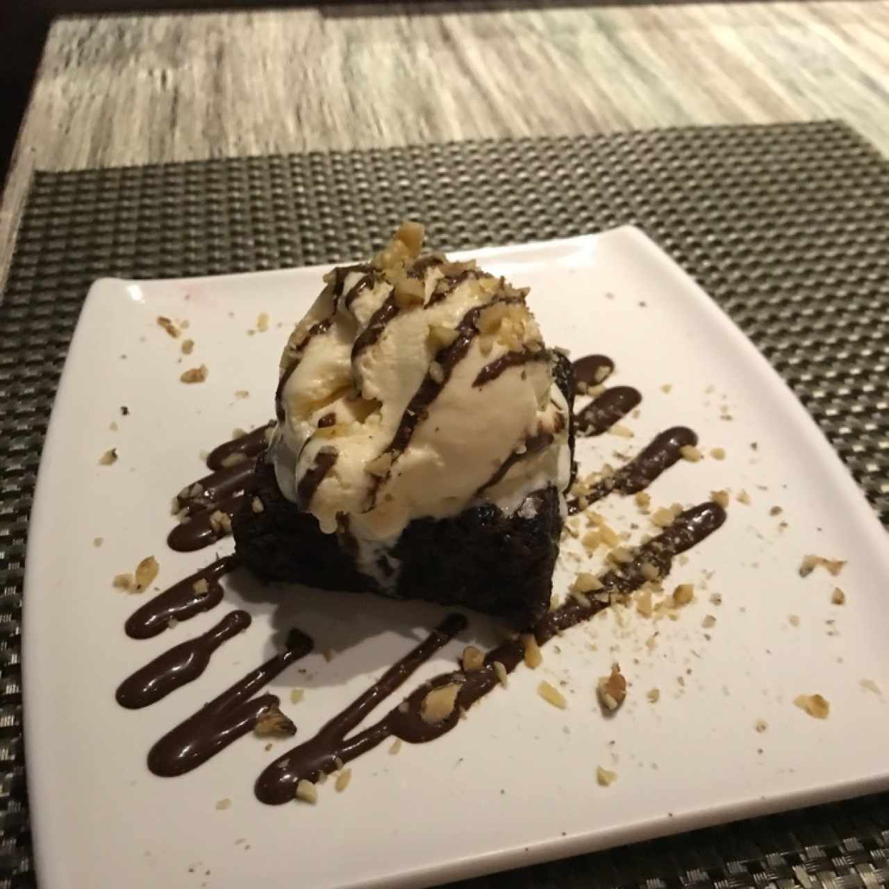 Postres - Brownie con Helado