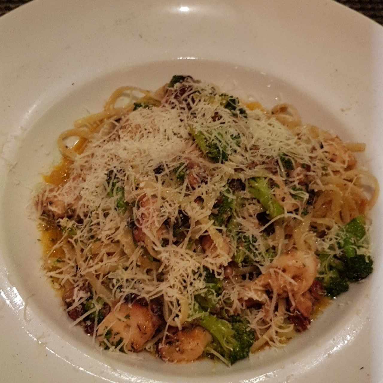 Linguini con Pulpo y Brócoli