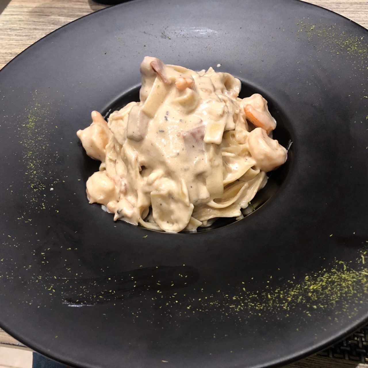 fetuchini La Strega con camarones 