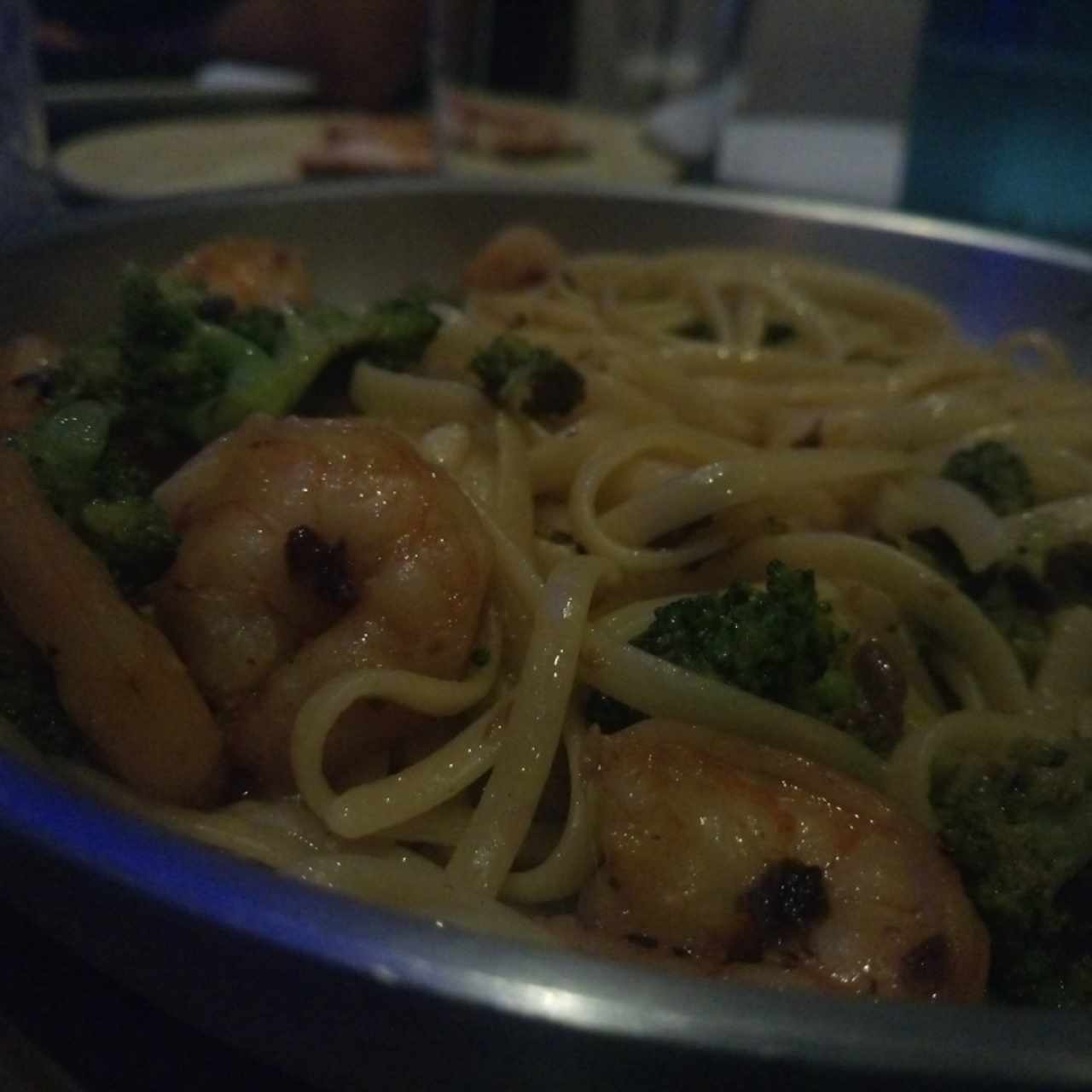 Linguini con Camaron y Brócoli