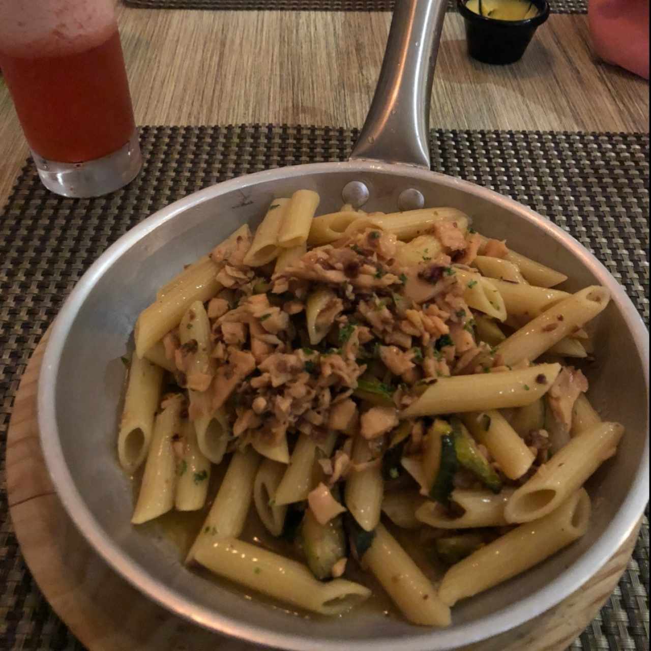 Penne con Salmon y Zuchinni