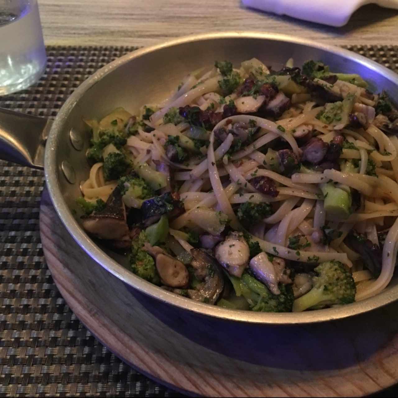 Linguini con Pulpo y Brócoli
