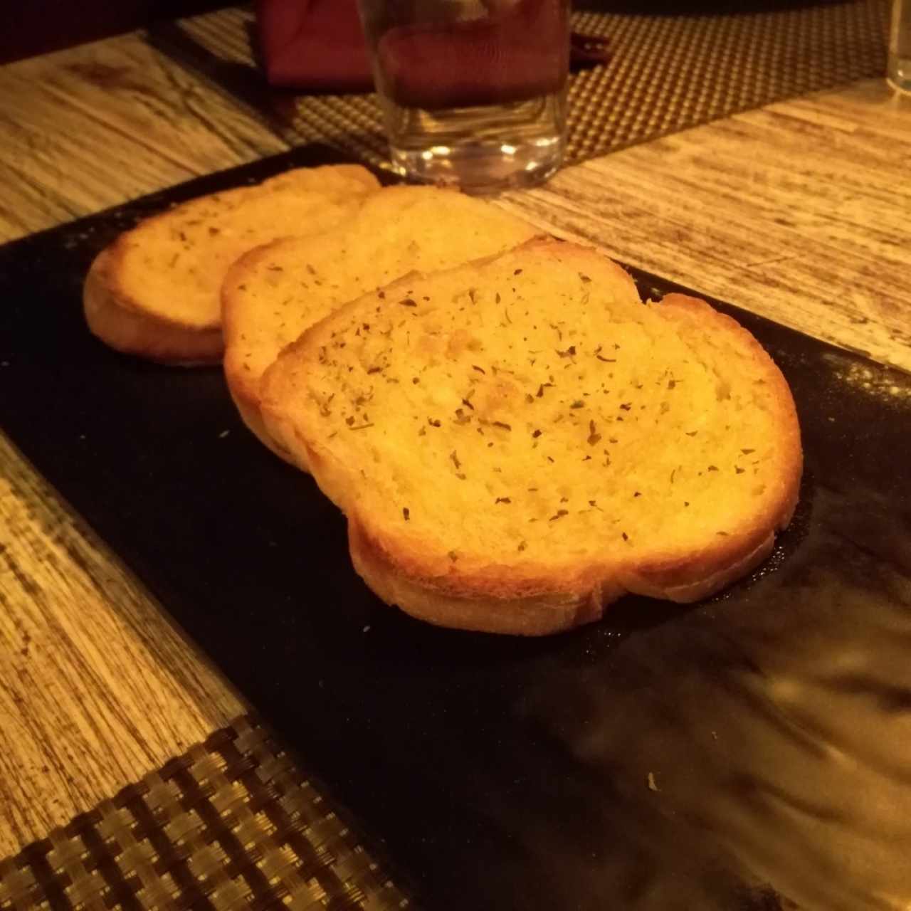Ración de Pan con Ajo