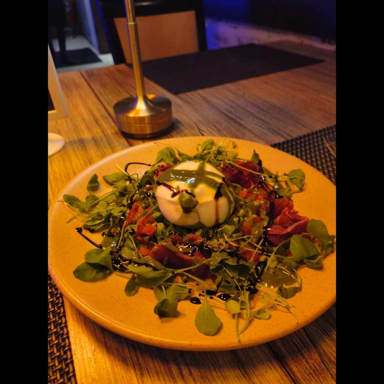 ENTRANTES - Burrata Especial