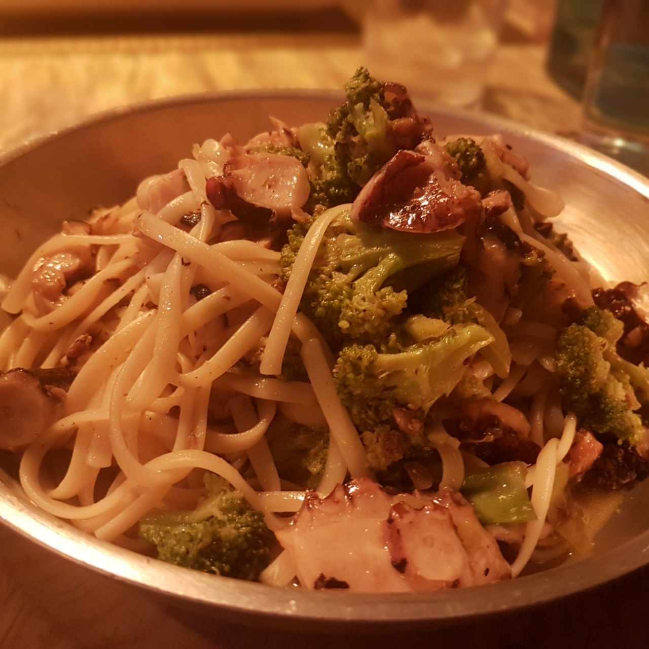Linguini con Pulpo y Brócoli