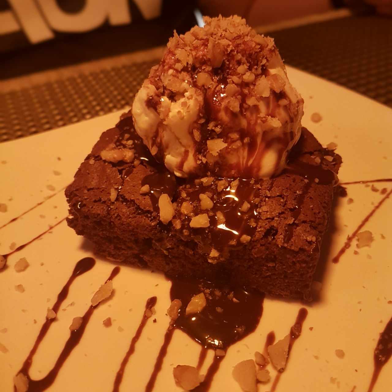Postres - Brownie con Helado