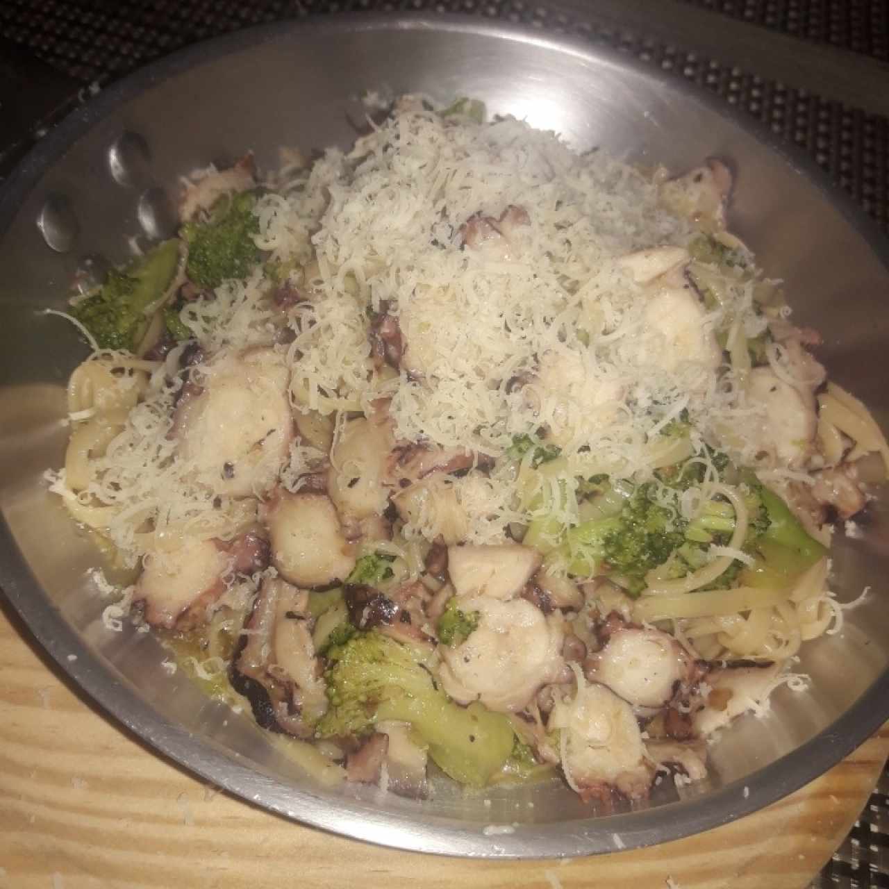 Linguini con Pulpo y Brócoli