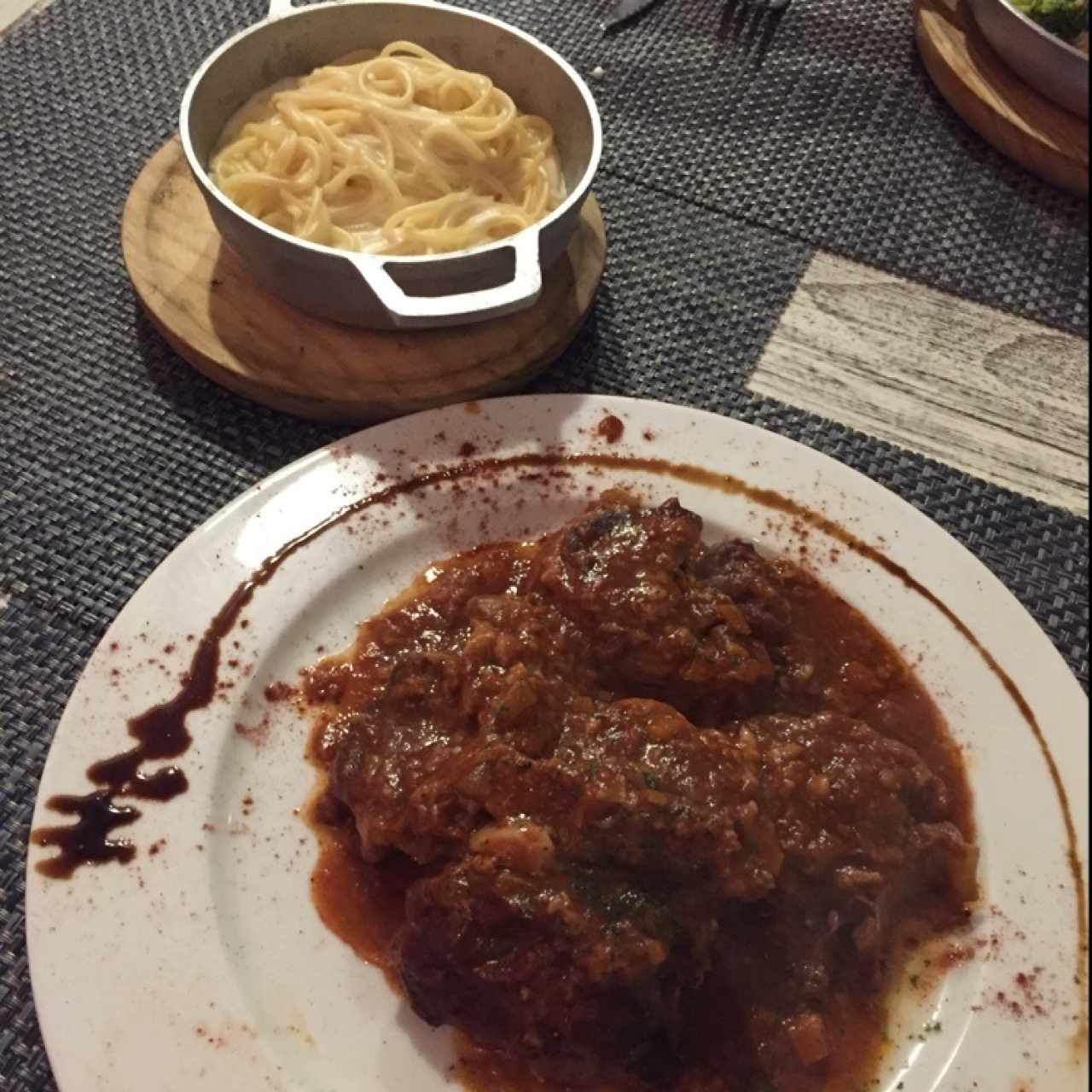 Ossobuco de Res con Linguini a la Crema