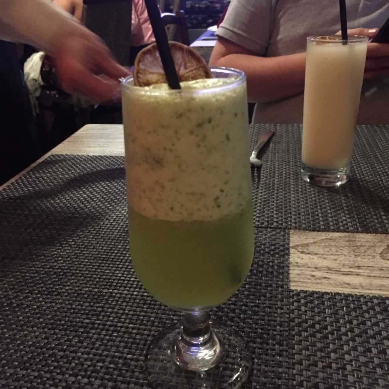 Limonada con hierba buena