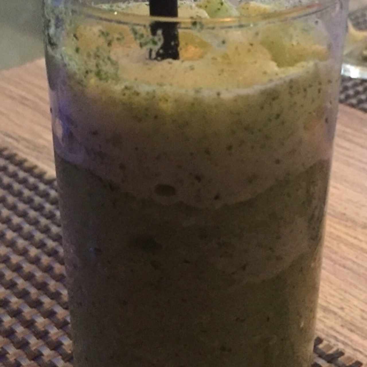 Limonada con hierba buena