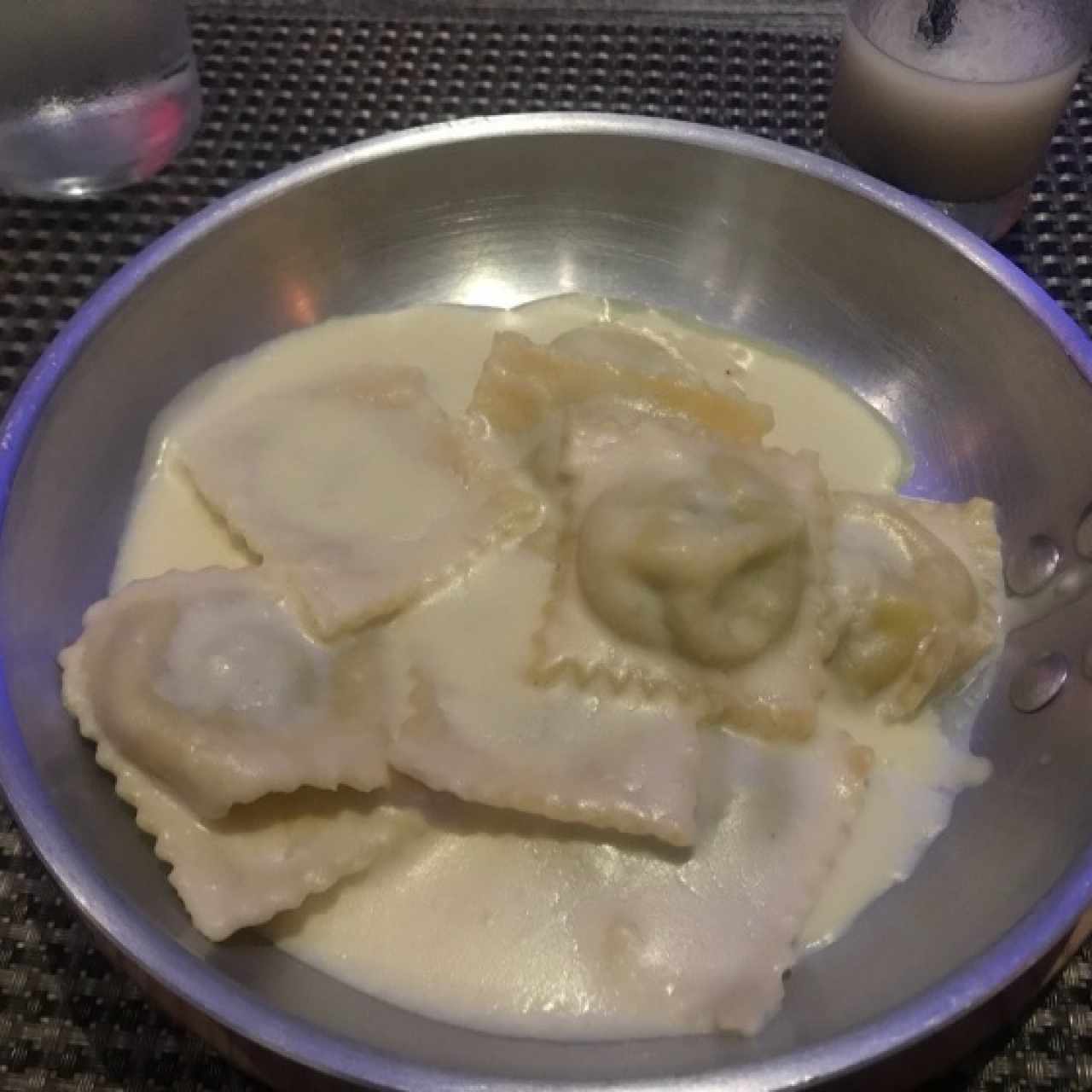 Raviolis Relleños de Queso Ricotta y Espinaca