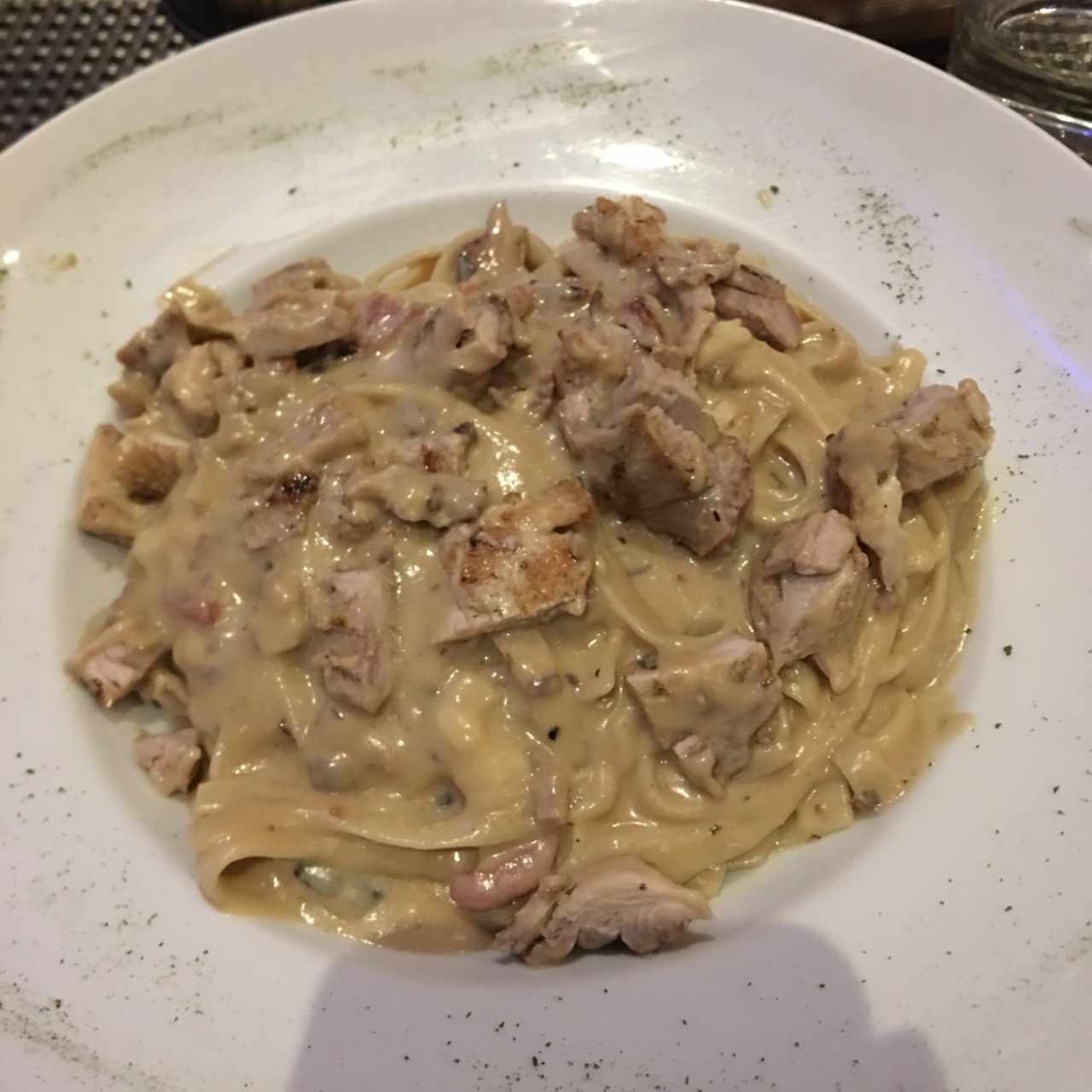 Fetuccine, Penne y/o Espaguetti  A la Crema, Aurora