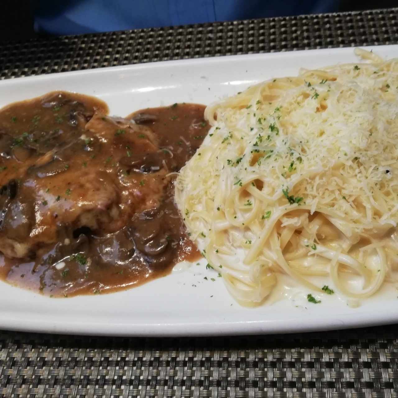 Cotoletta de Pollo a la Parmesana