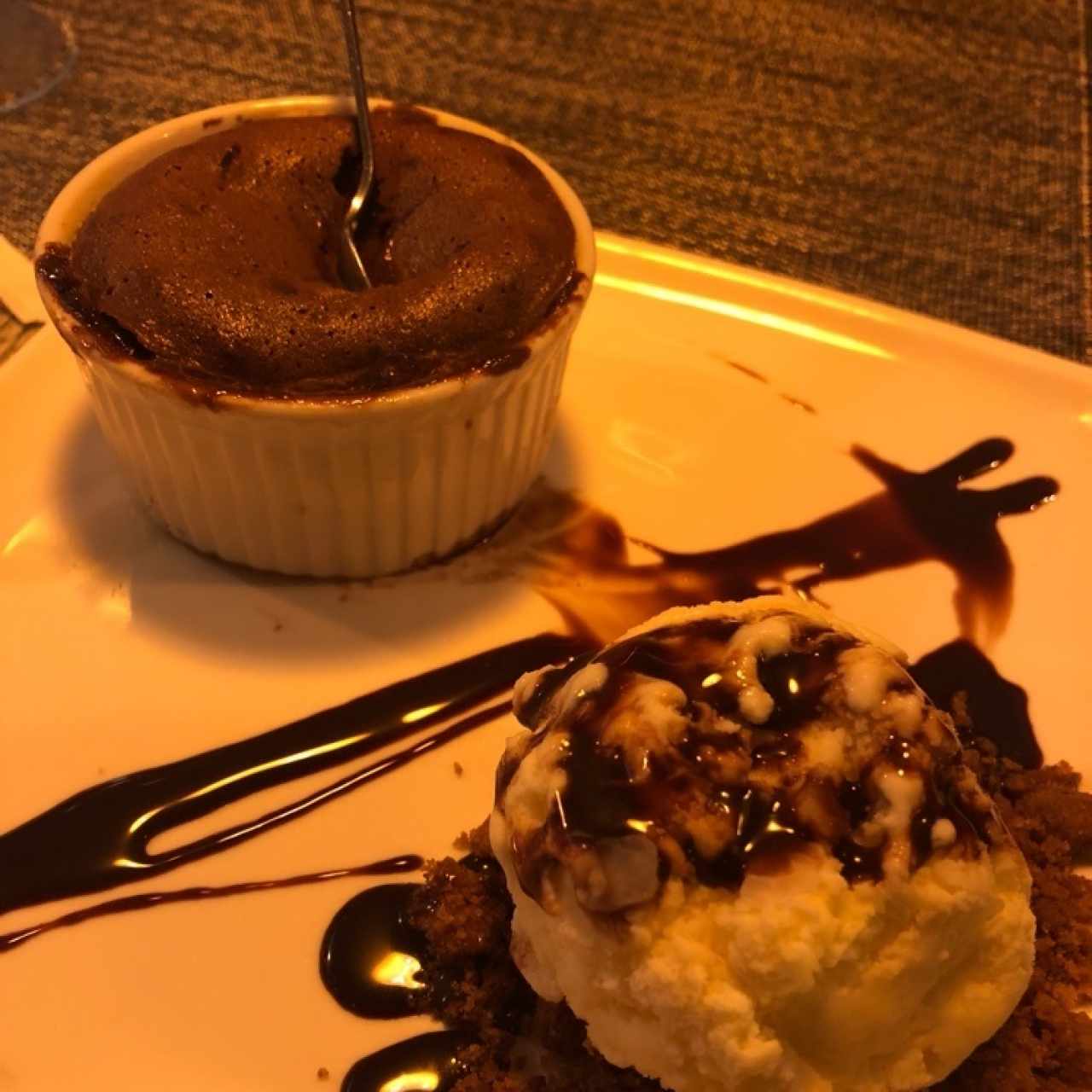 Fondant de chocolate con helado de vainilla