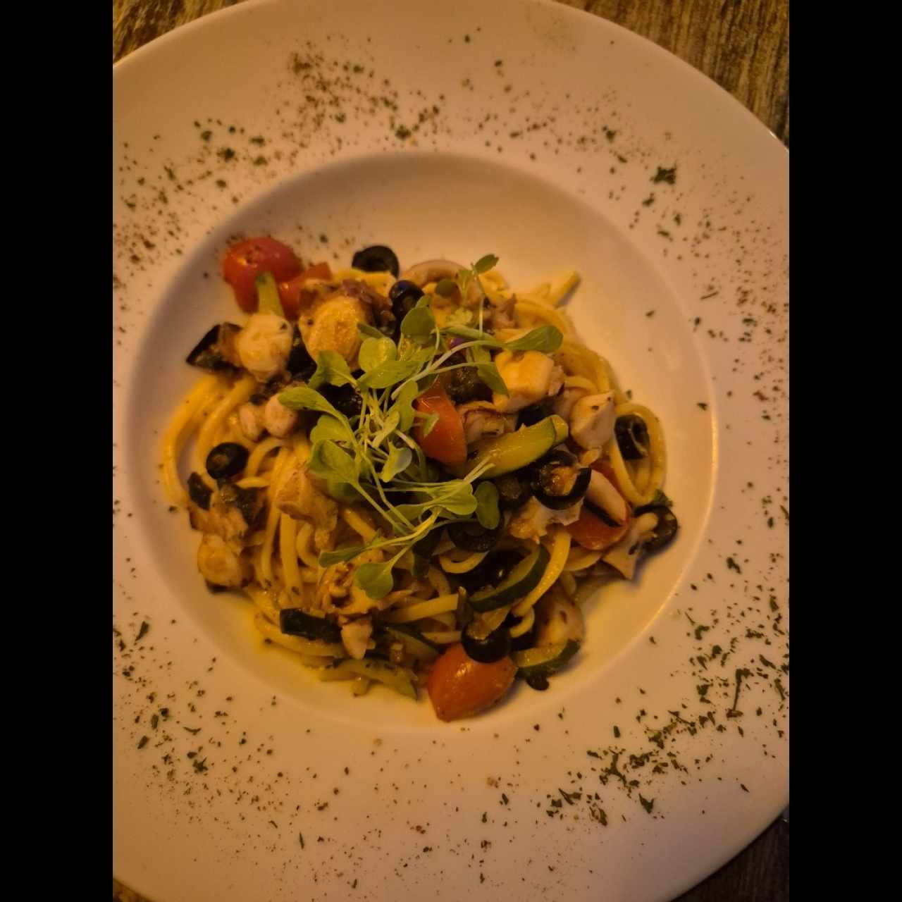 Linguini Pulpo y Zucchini