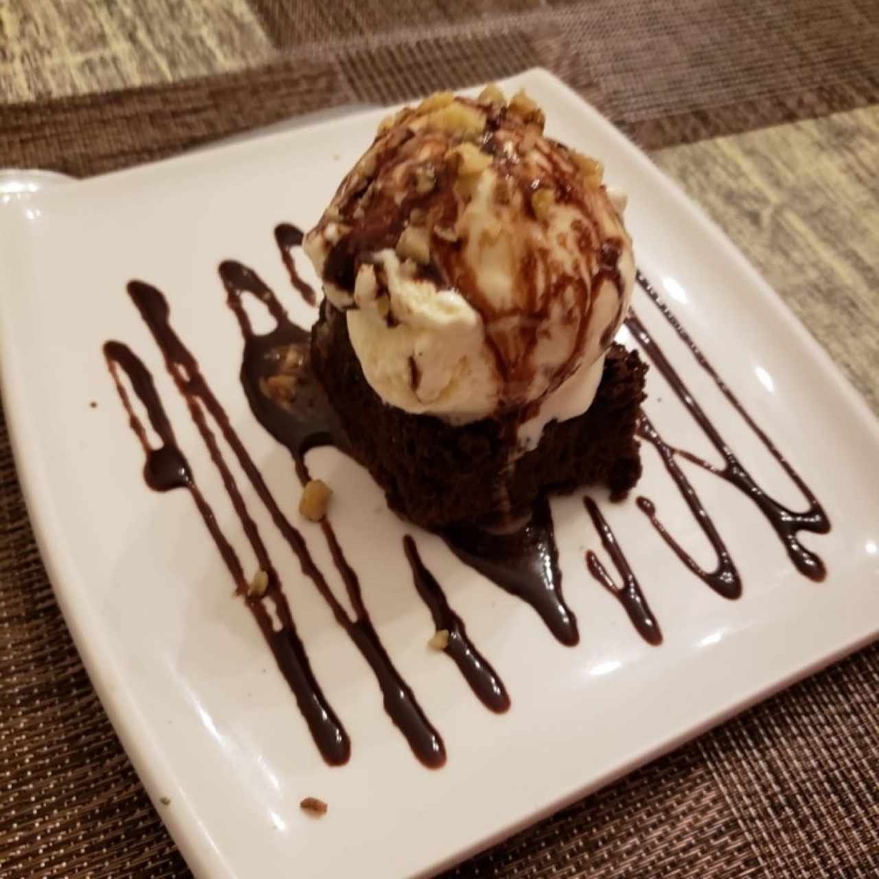 Postres - Brownie con Helado