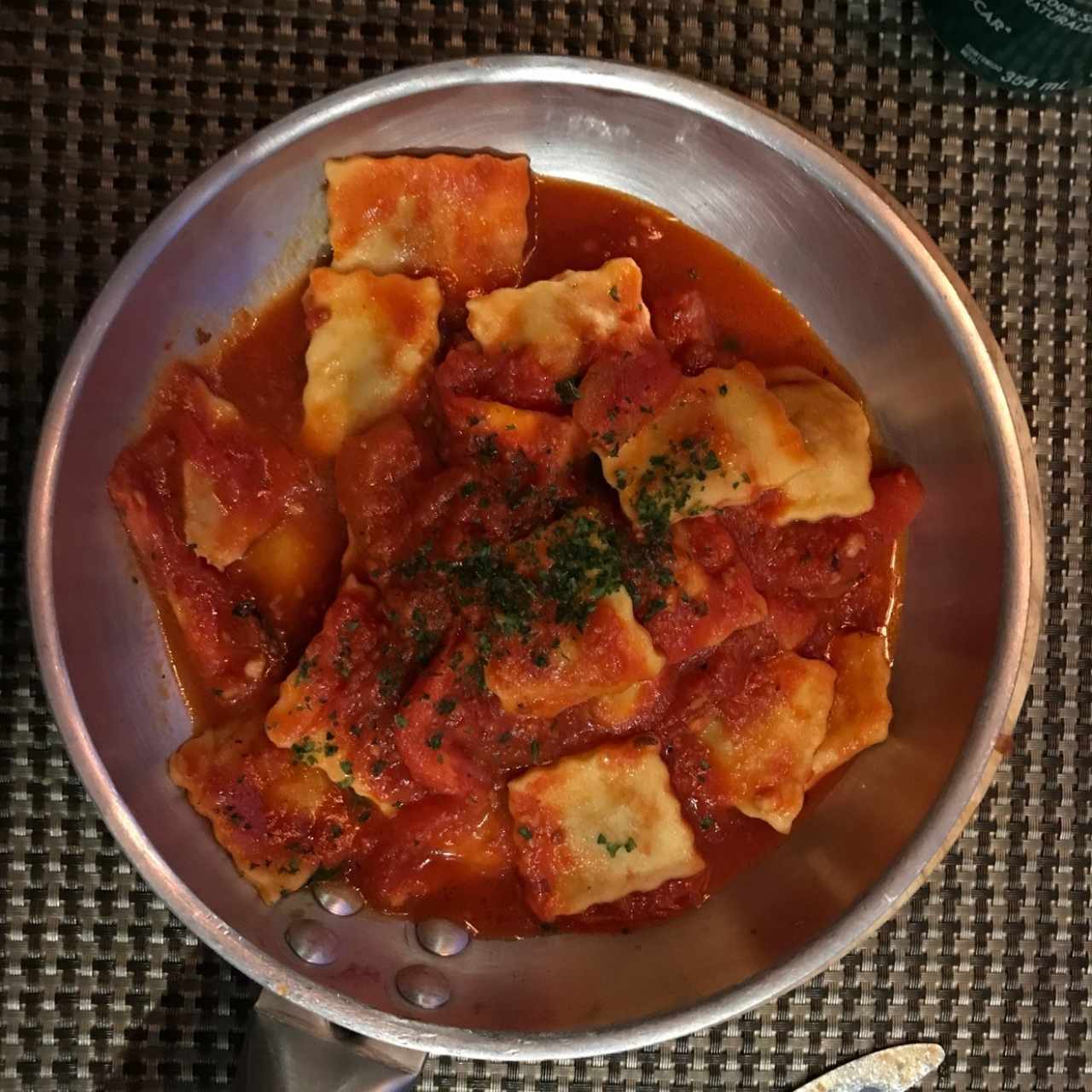 Ravioli de Carne Salteado Al Fileto Di Pomodoro