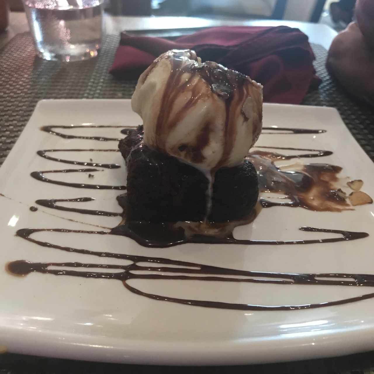 Postres - Brownie con Helado