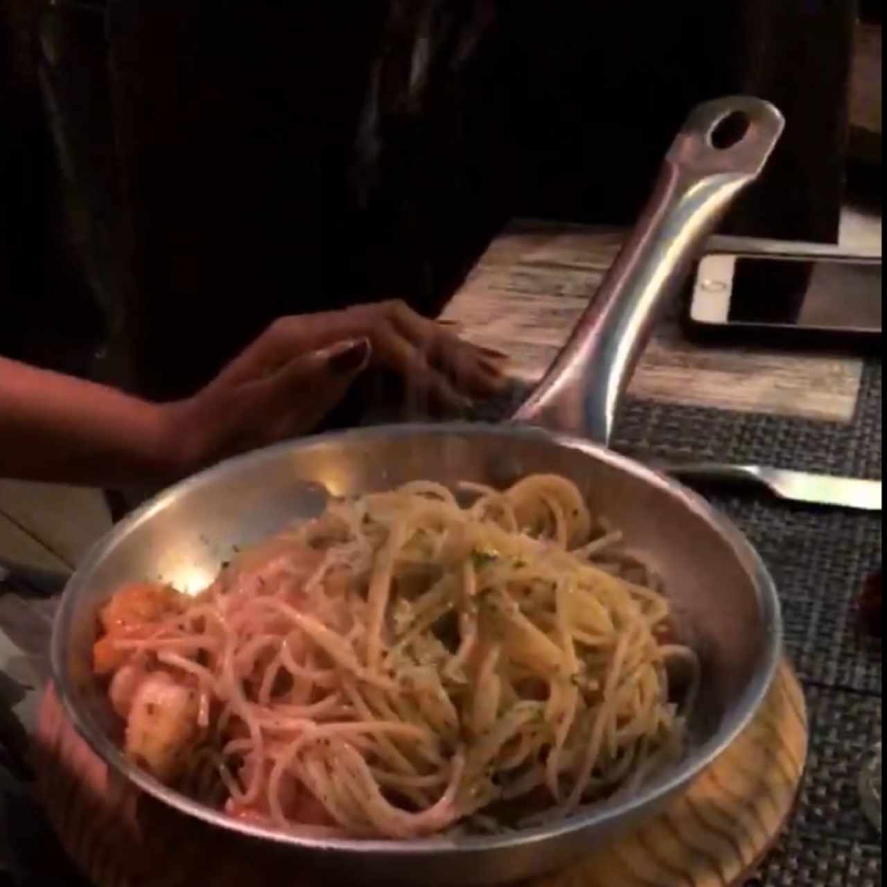 Linguini con Camaron y Brócoli