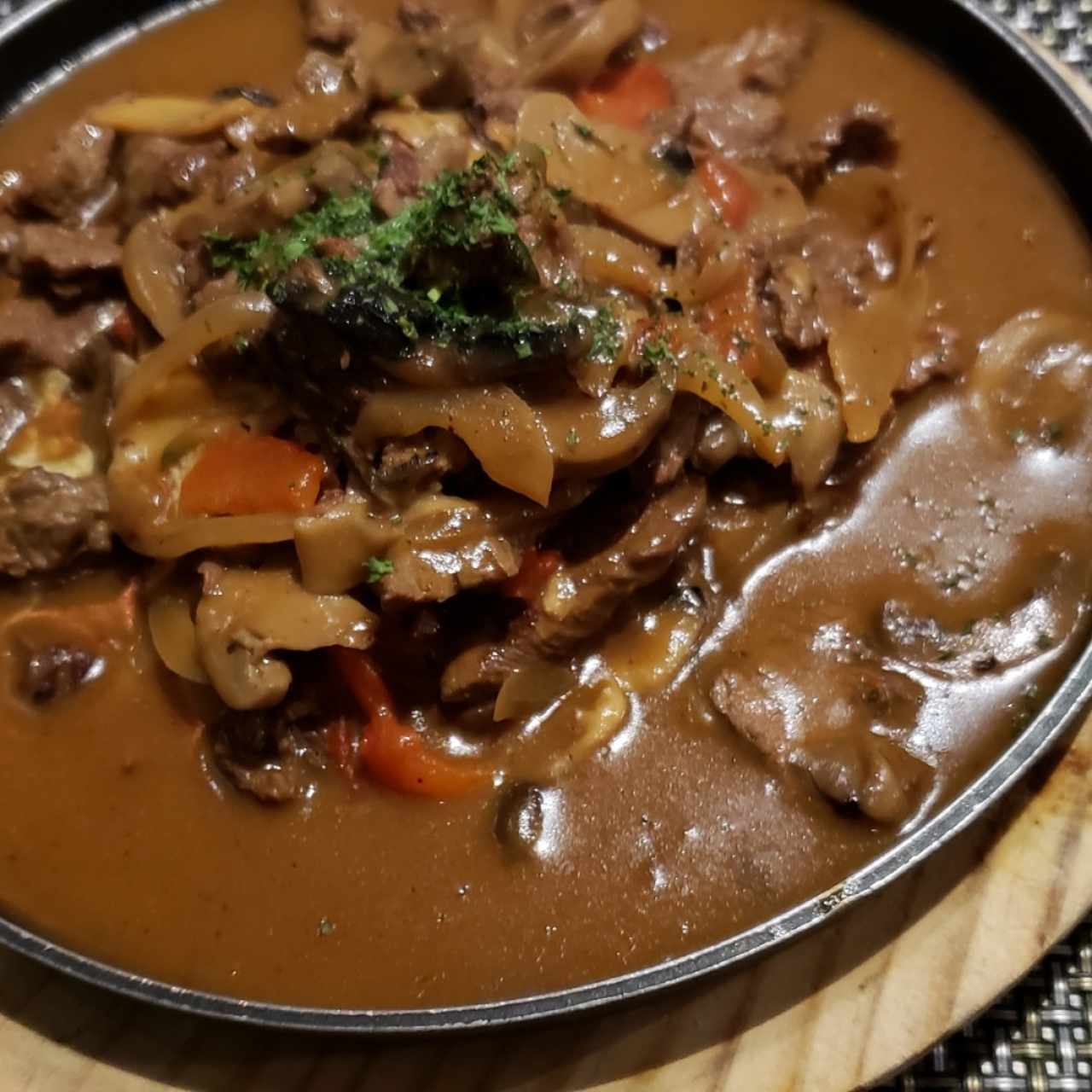 Strogonoff de Res con pasta a la crema
