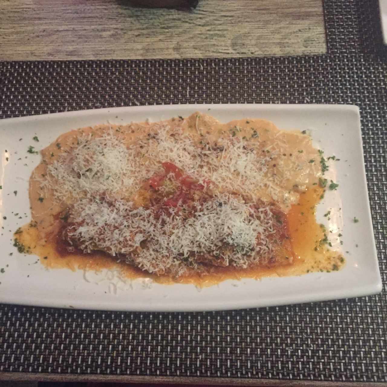duo de ravioli de salmon y pasta