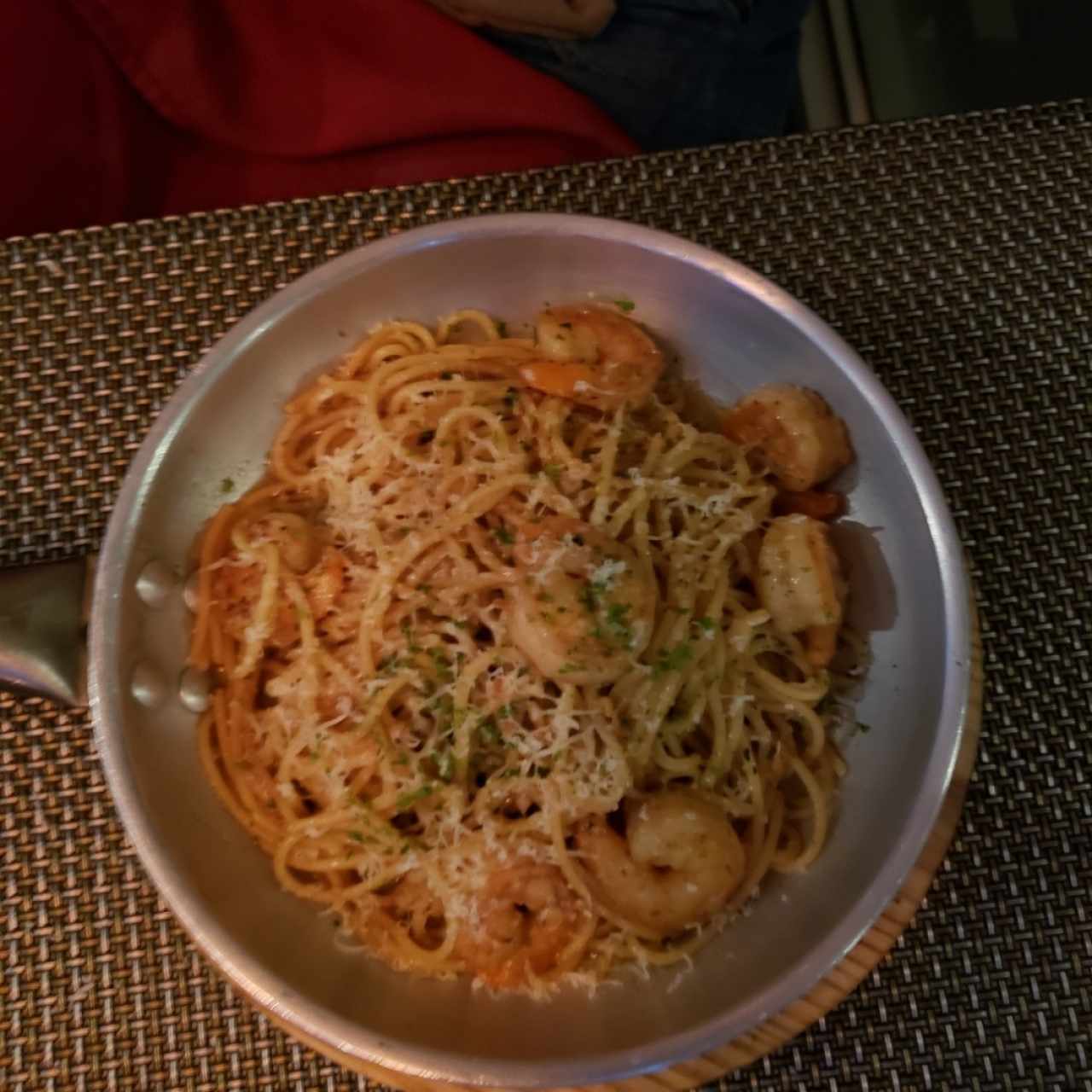 pasta al óleo con camarones