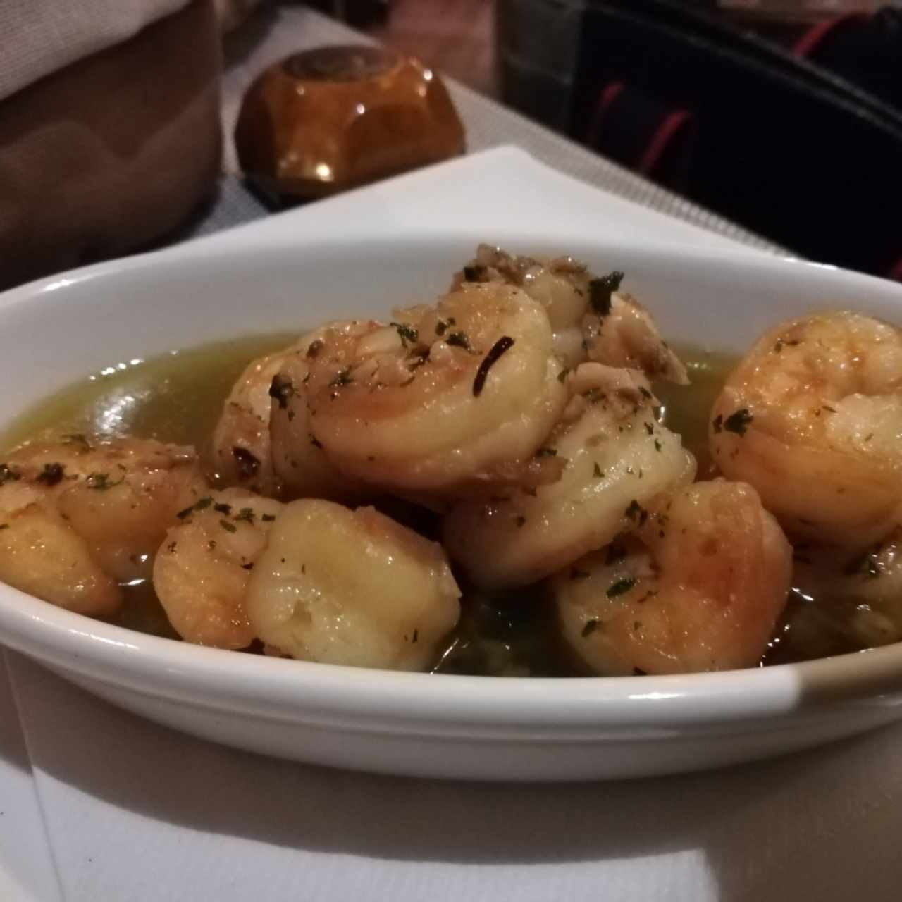 Camarones al ajillo