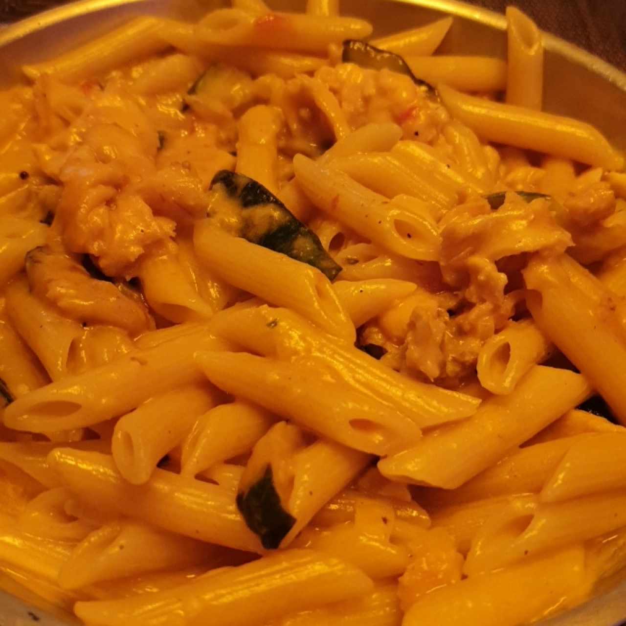 penne con salmón y zuccini 