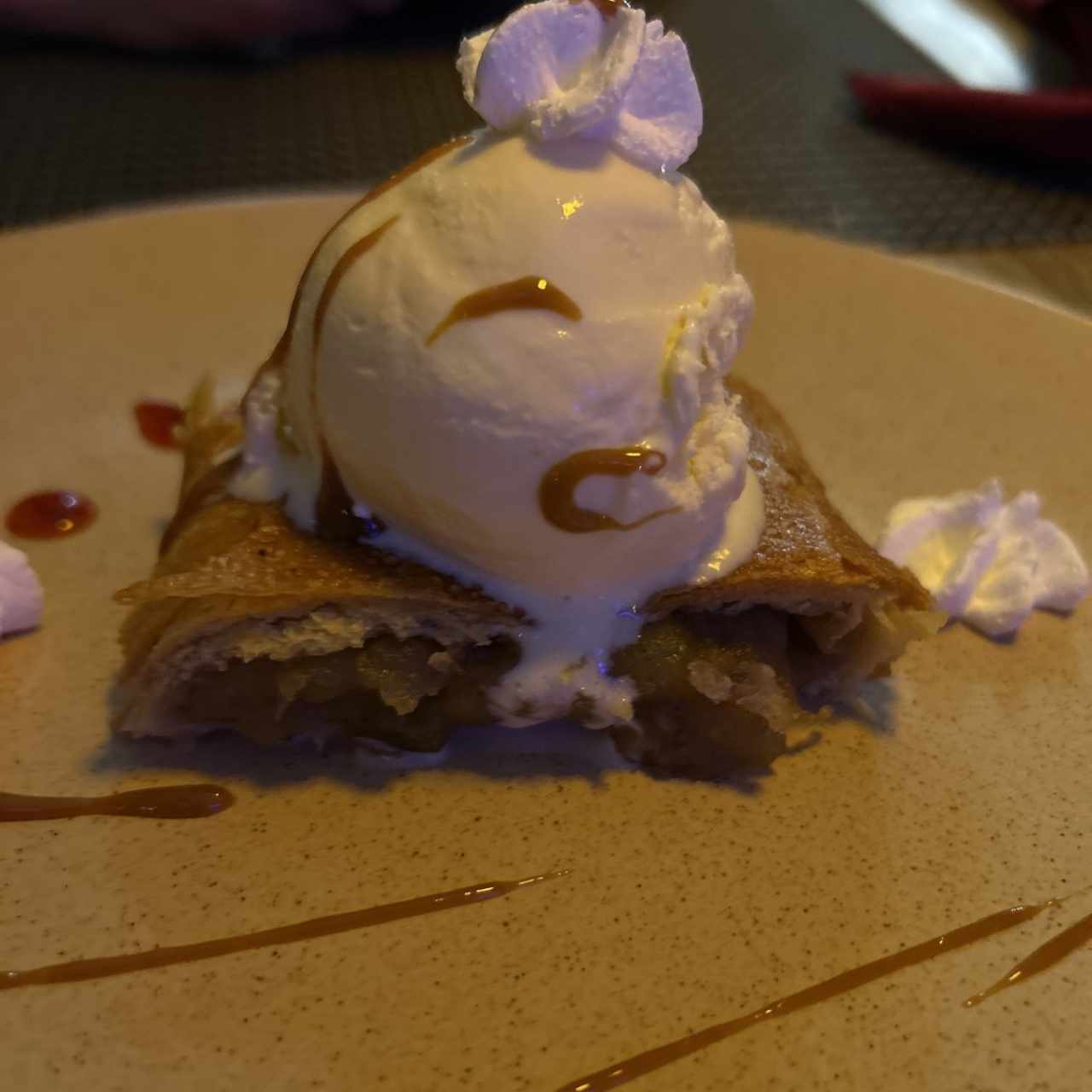 Strudel de Manzana Con Helado