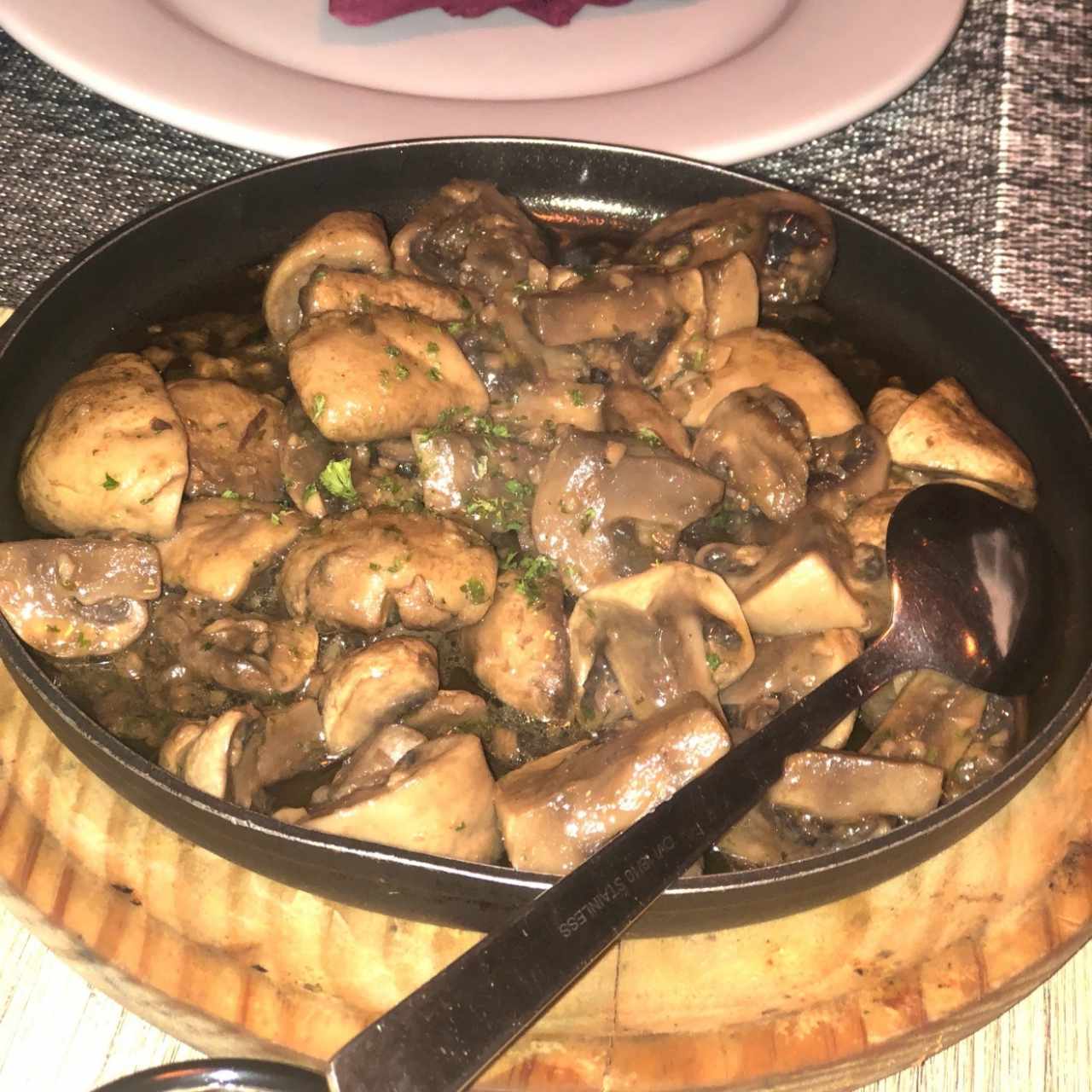 Antipasti - Champiñones Al Ajillo