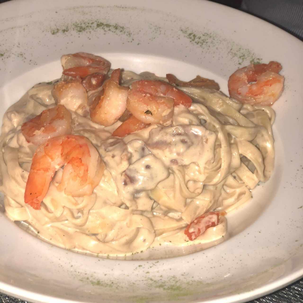 Linguini con Camaron y Brócoli