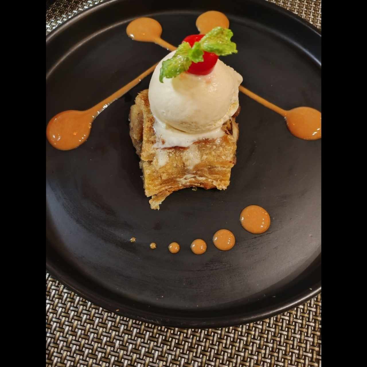 Strudel de Manzana Con Helado