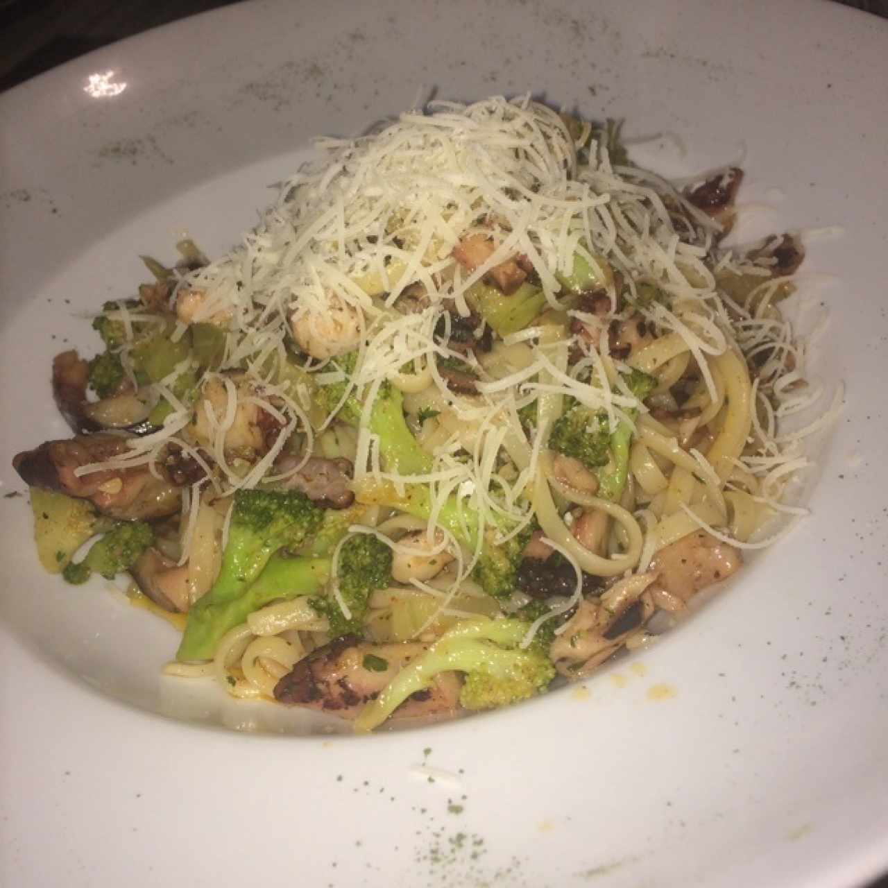 Linguini con Pulpo y Brócoli