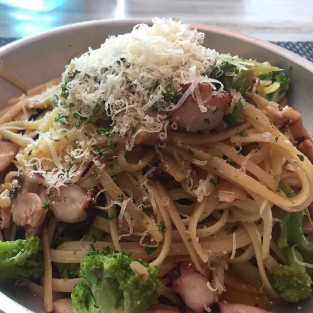 Linguini con Pulpo y Brócoli