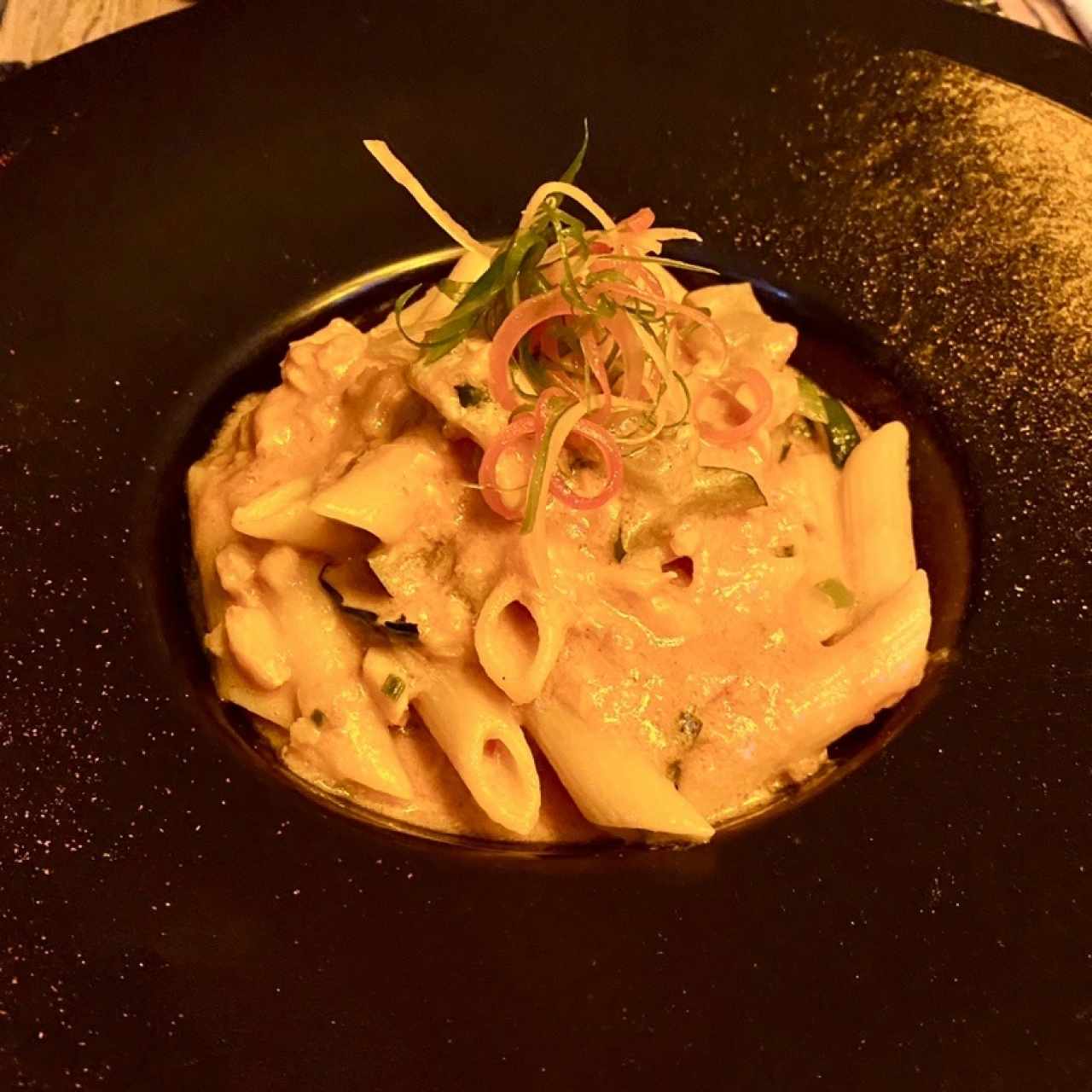 Penne con Salmón y Zucchini