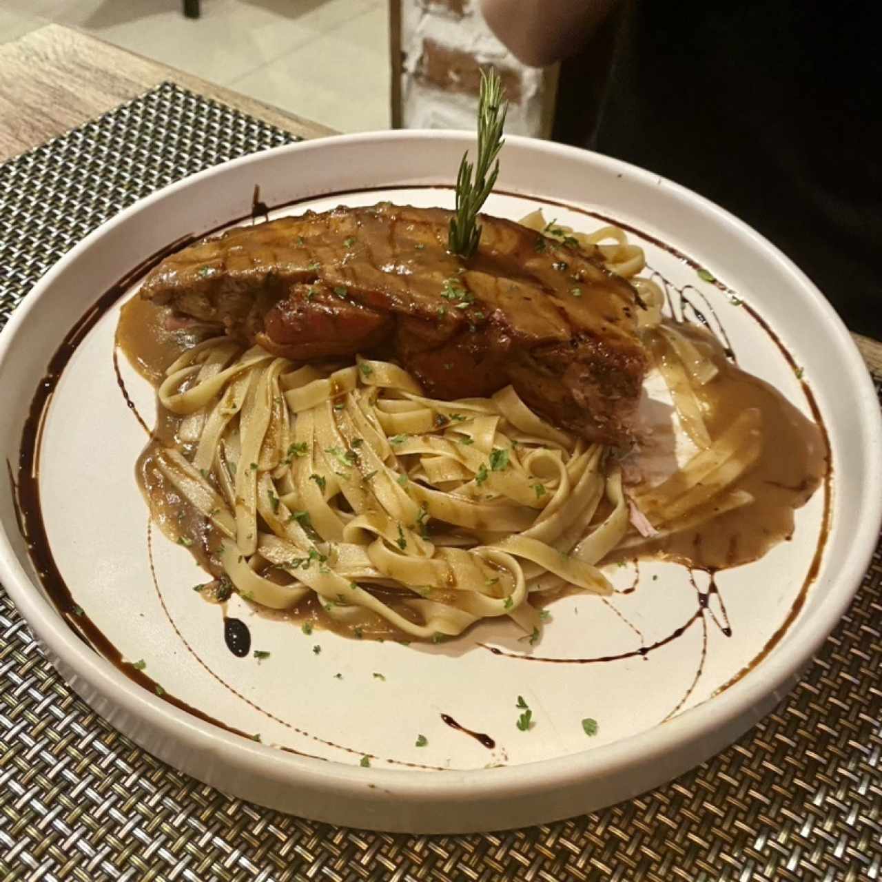 Rack de Cerdo con Fetuccini