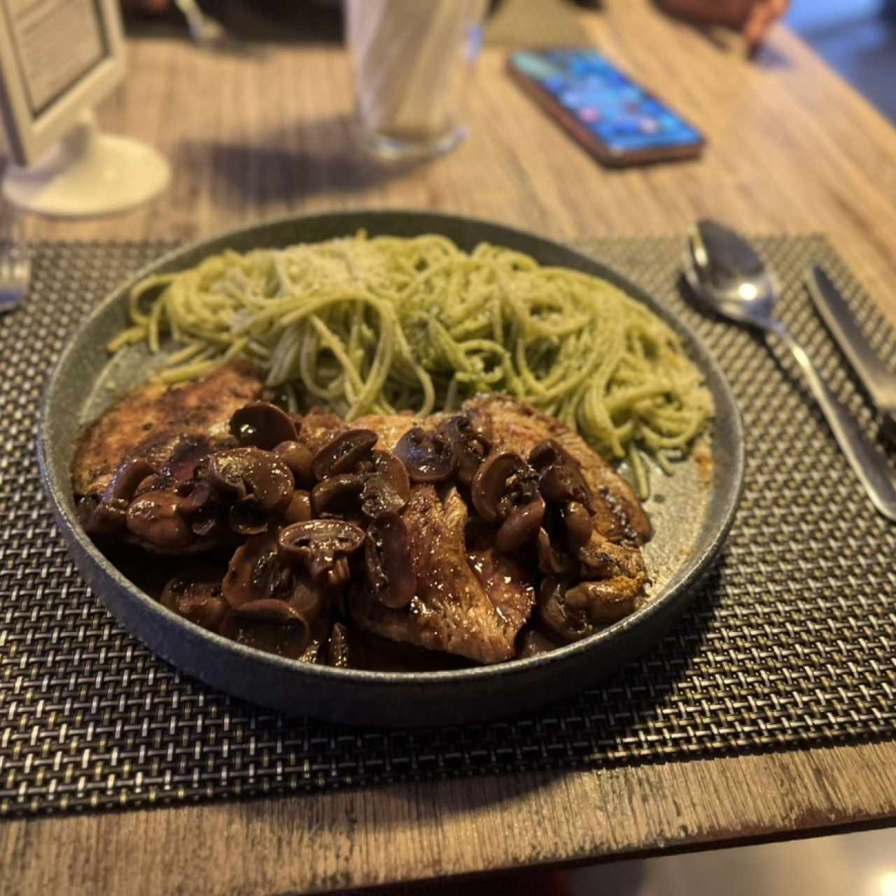 Pechuga de Pollo al Funghi