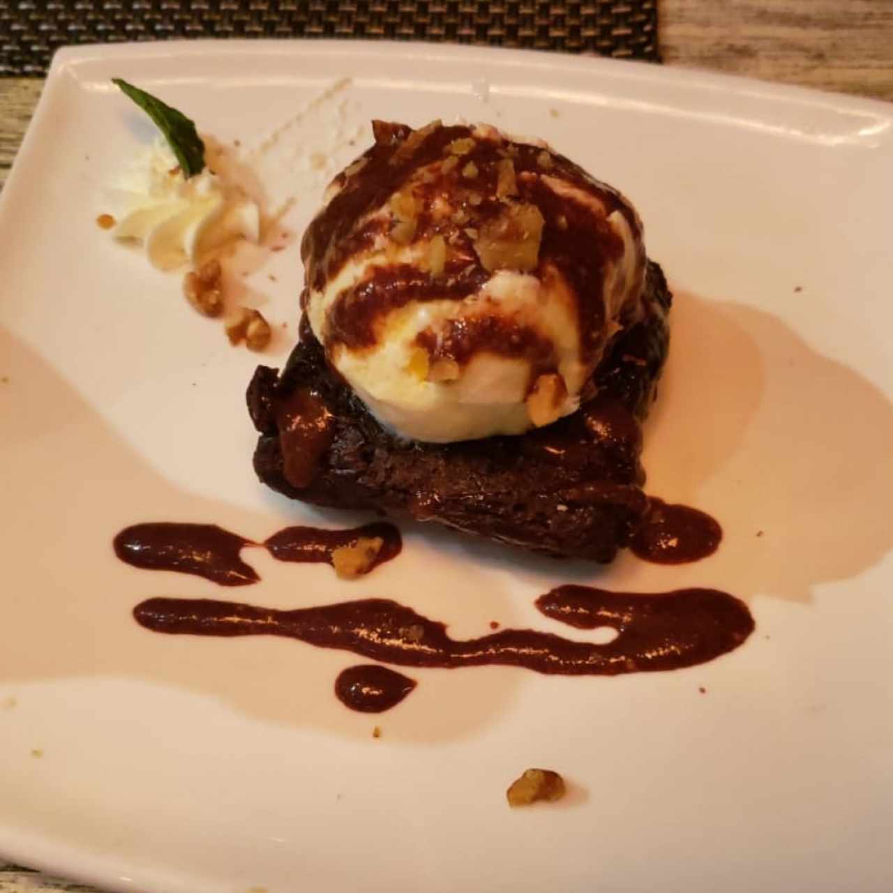 Postres - Brownie con Helado