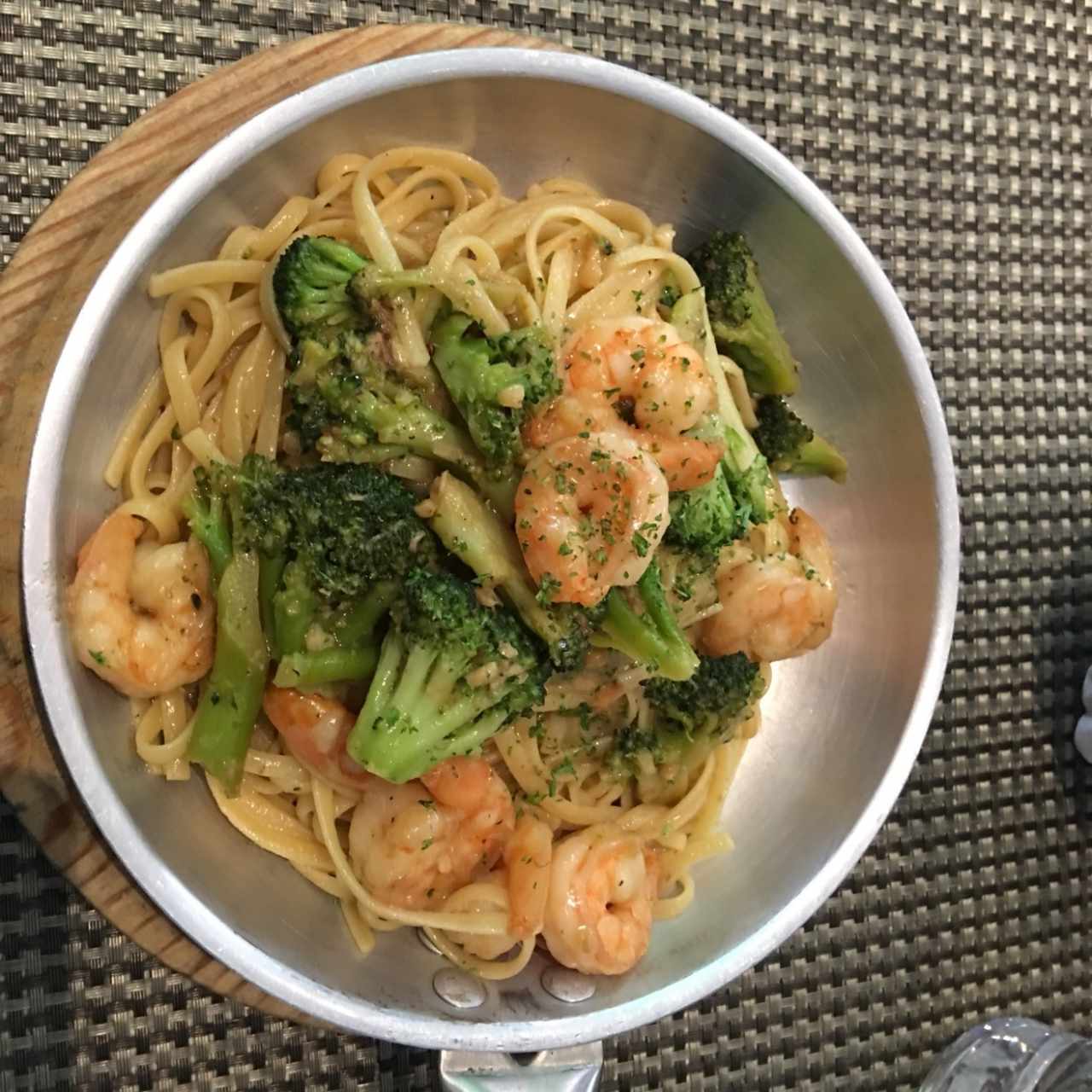 Linguini con Camaron y Brócoli