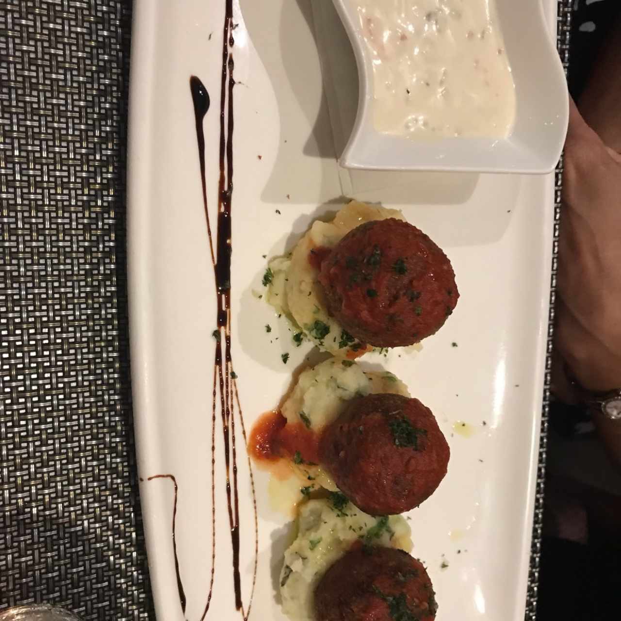 Albondigas de res y cerdo