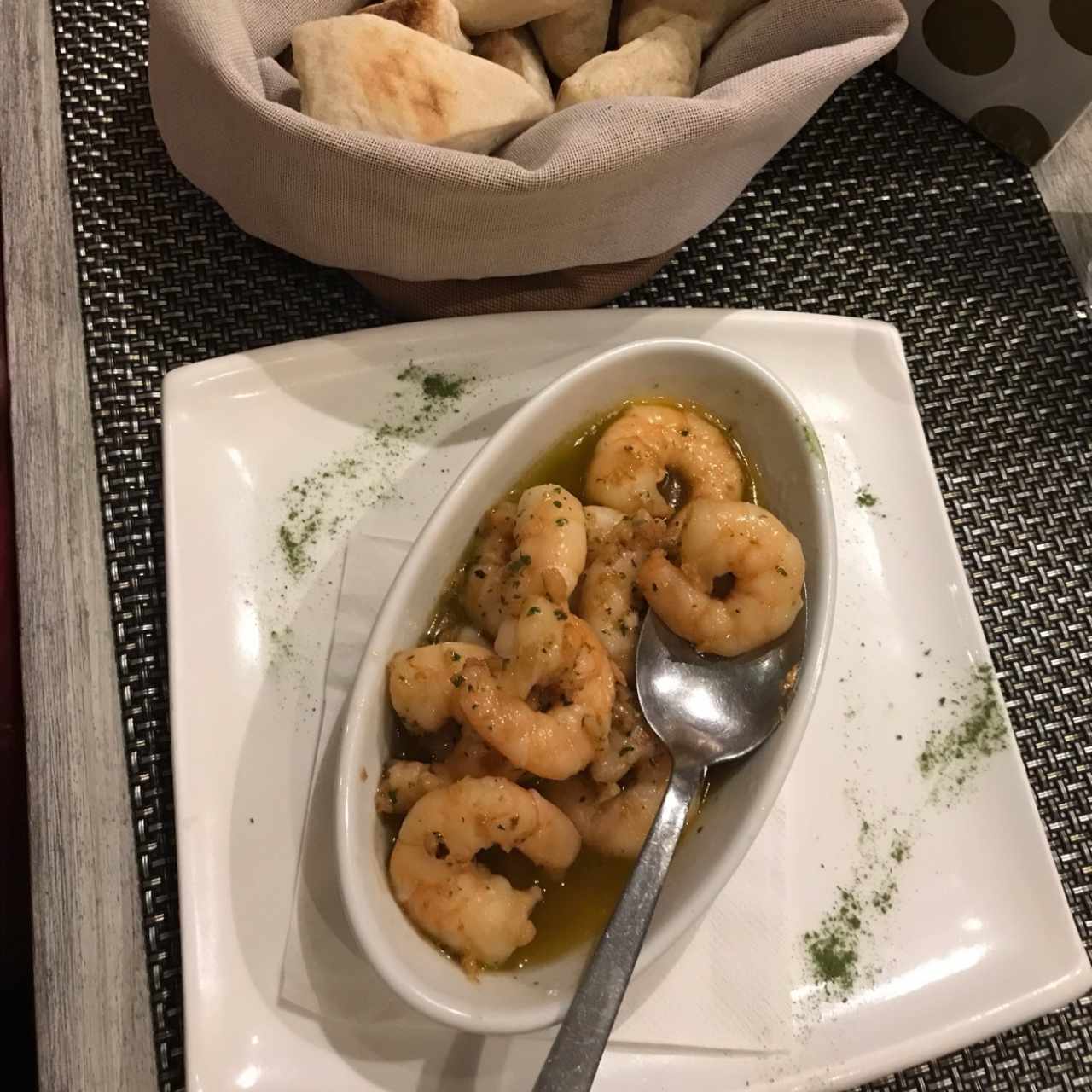 camarones al ajillo