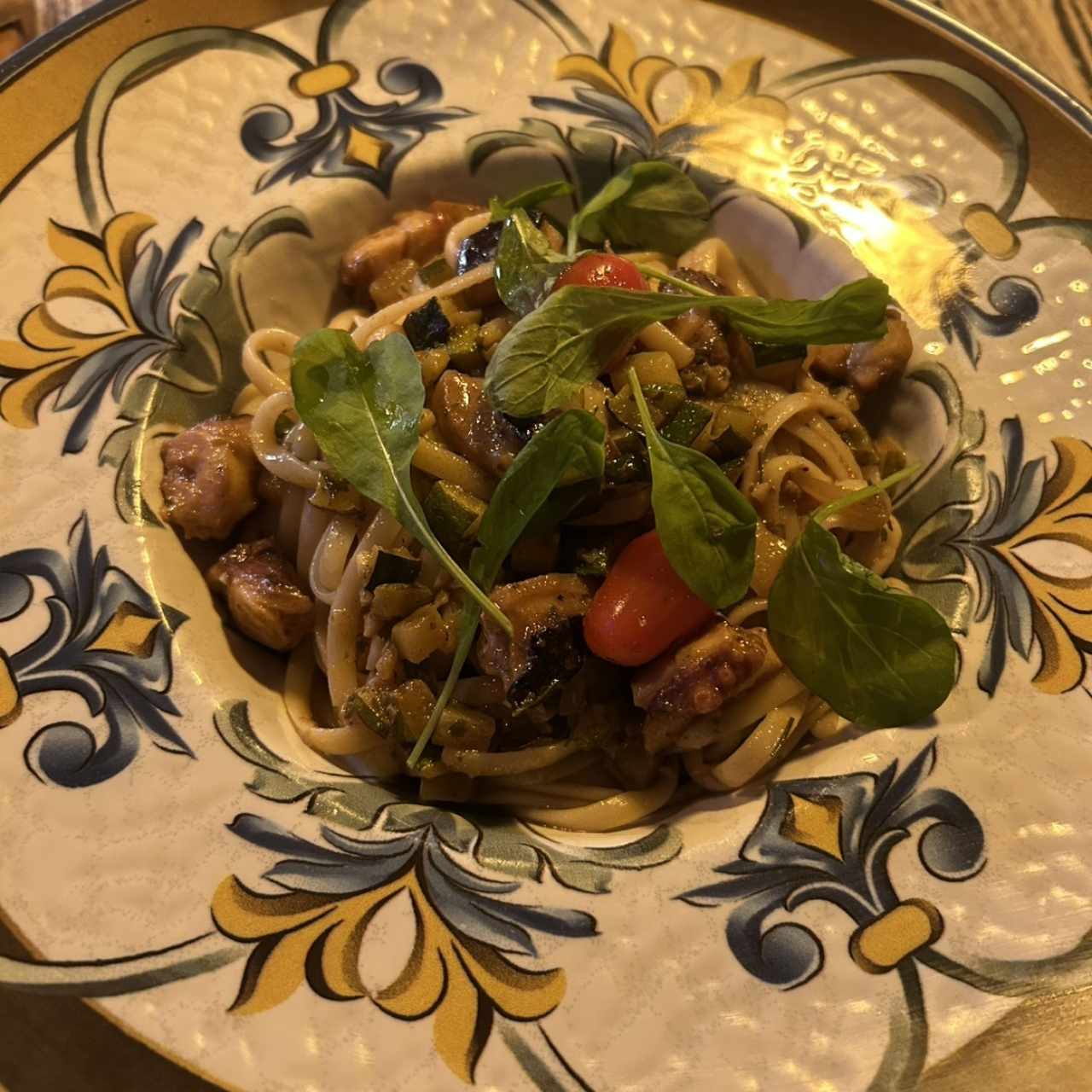 Linguini Pulpo y Zucchini