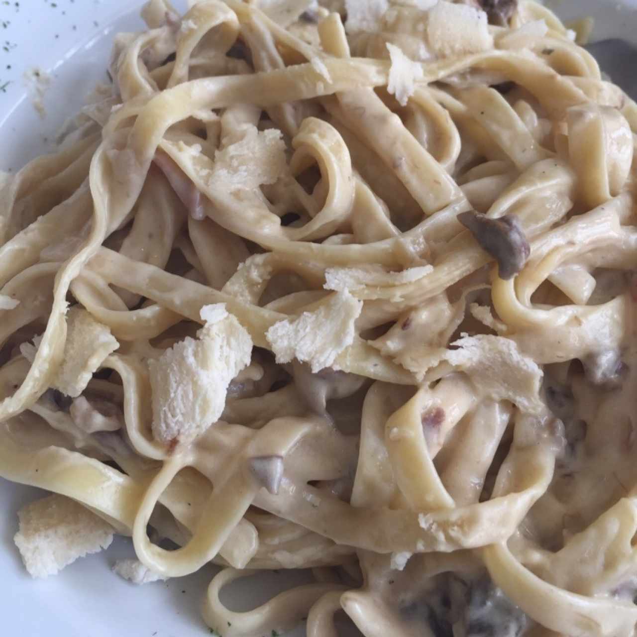 Fettuccine a la Strega. Después de solicitar que rasparan el queso de la routa