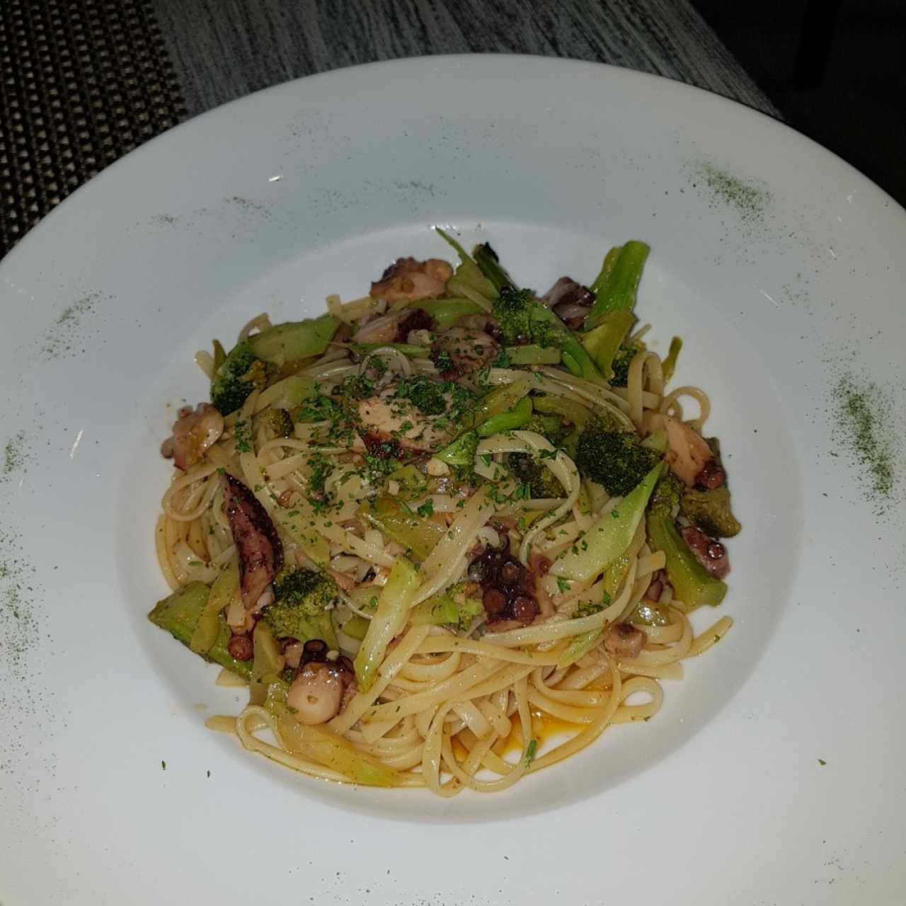 Linguini con Pulpo y Brócoli